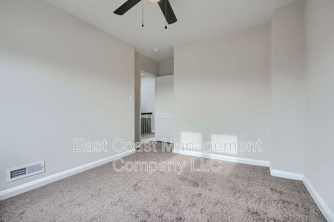 Building Photo - 2735 Moorgate Rd