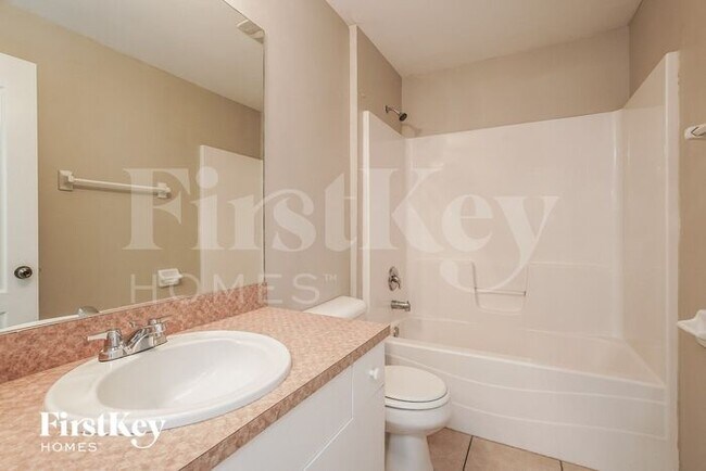Building Photo - 4206 25th St SW