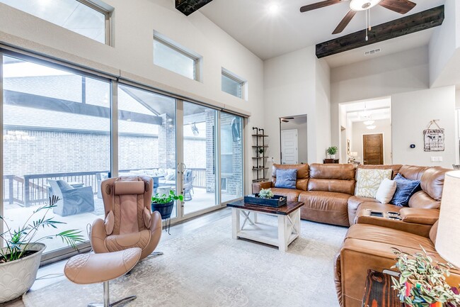 Building Photo - BEAUTIFUL 3-BEDROOM HOME IN THE ENCLAVE AT...