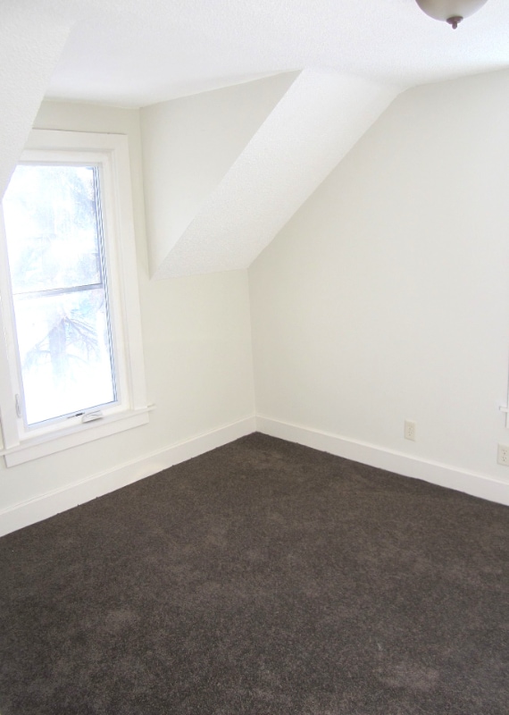 Building Photo - 2615 Polk St NE