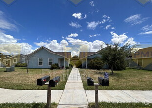 Building Photo - 1410 Quitaca Dr