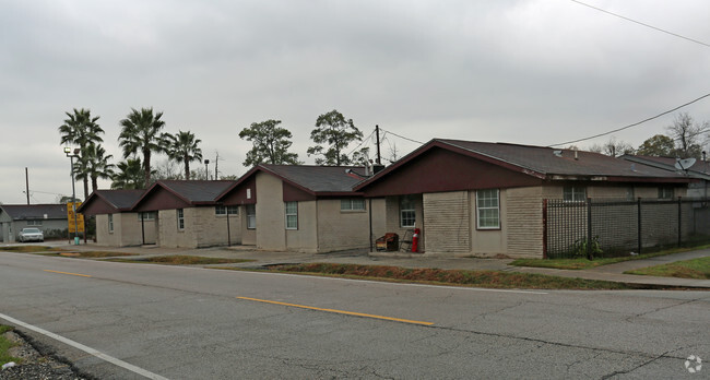 Building Photo - Weaver Road Apartments