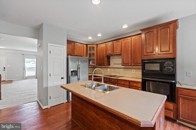Building Photo - 6720 Emmanuel Ct