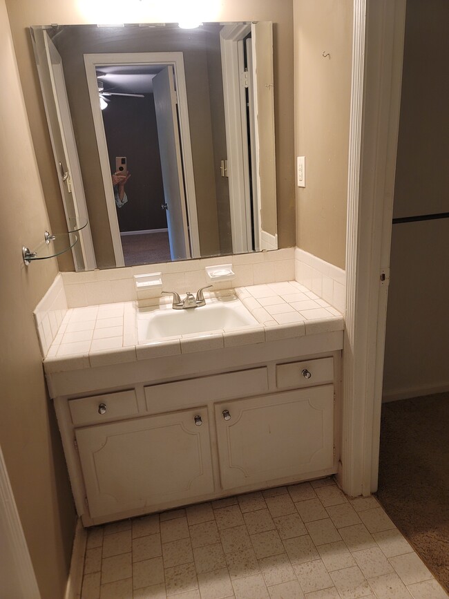 Vanity area offset - 2134 Montreat Way