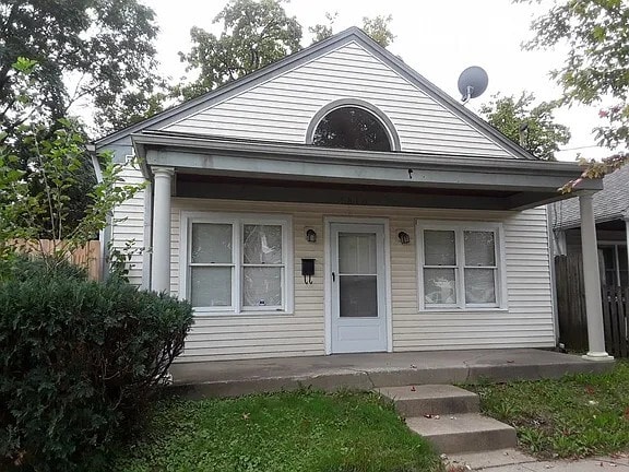 Building Photo - 1810 Magazine St