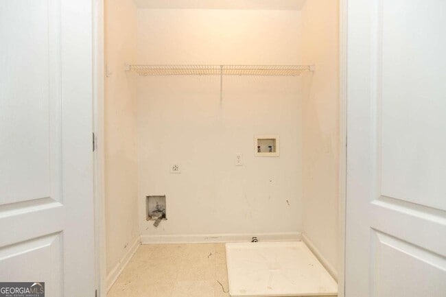 Building Photo - 5905 Oakbrook Lake Ct