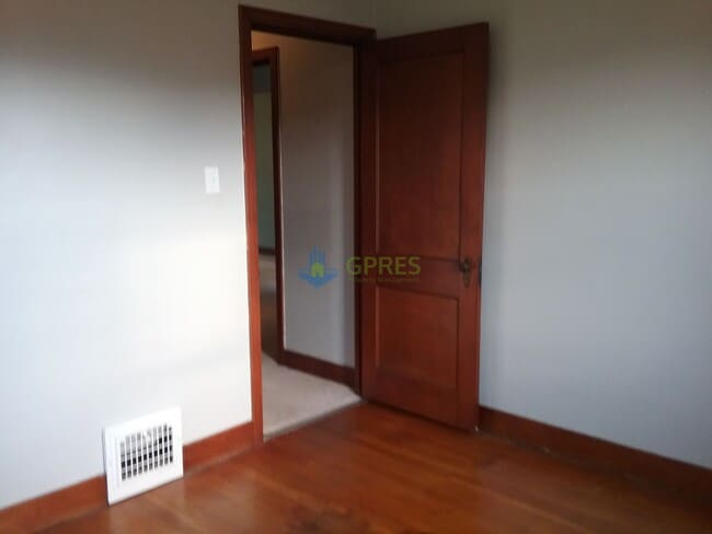 Building Photo - House for rent in the heart of Oakmont