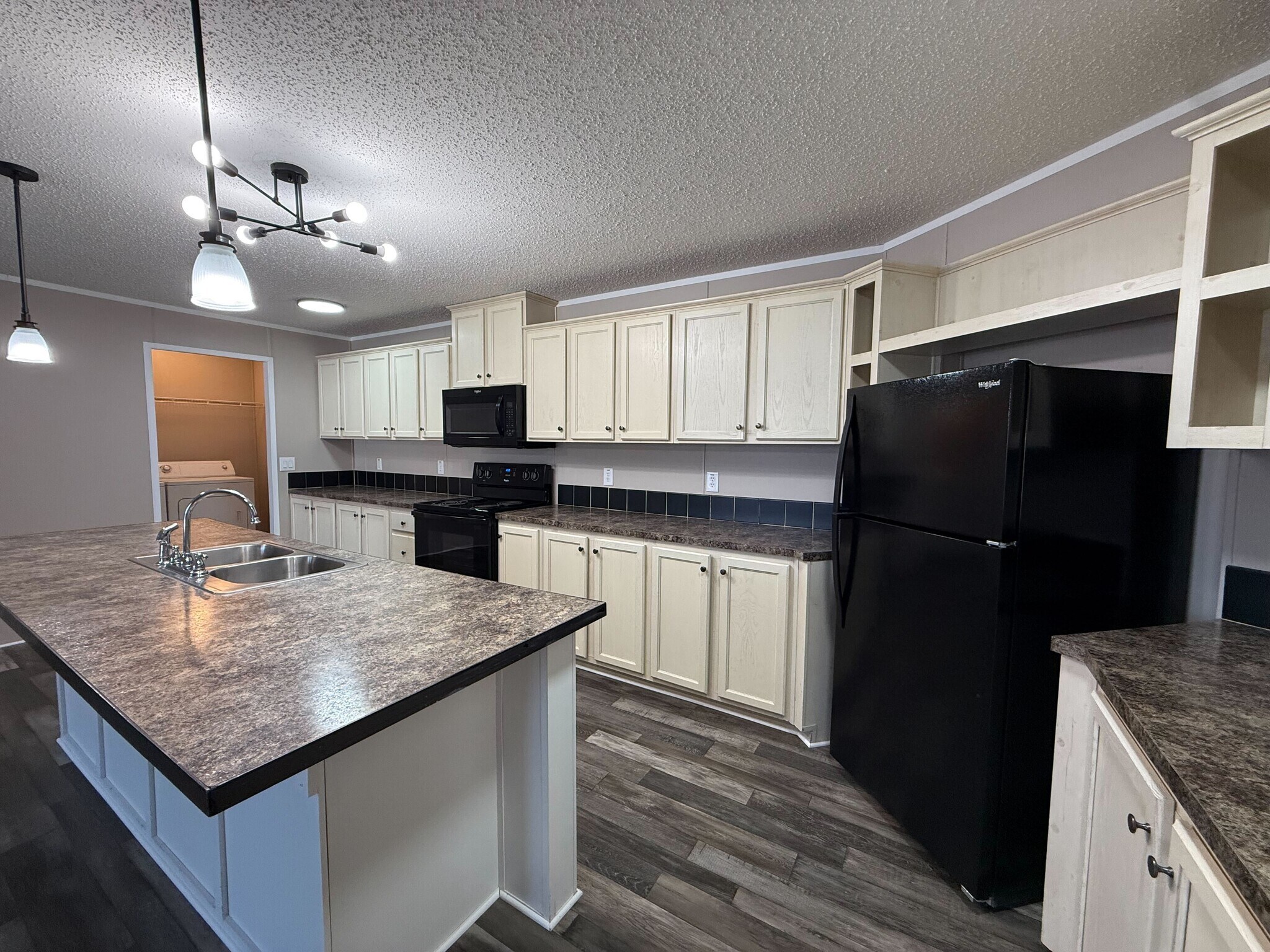 Building Photo - 12457 St Michel Ave