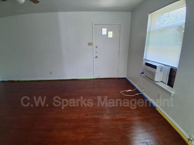 Building Photo - 3021 Avon St