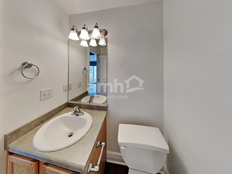 Building Photo - 1460 Heather Ln