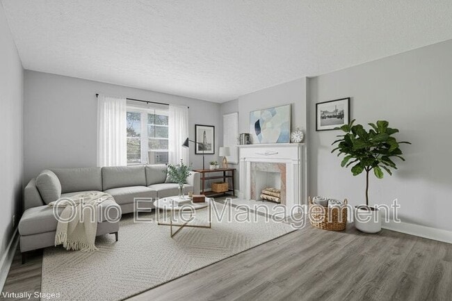 Building Photo - 987 Lilley Ave