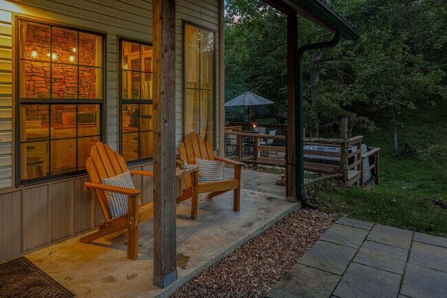 Building Photo - 10583 Two Girls Ln