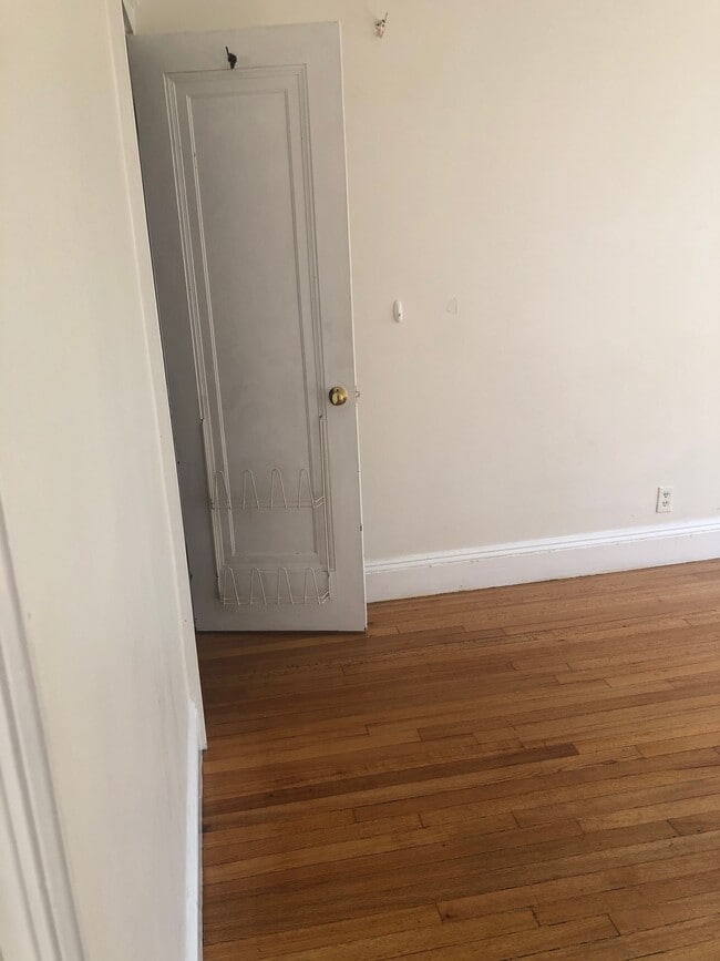 Building Photo - 145 Englewood Ave