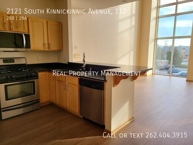 Building Photo - 2121 S Kinnickinnic Ave