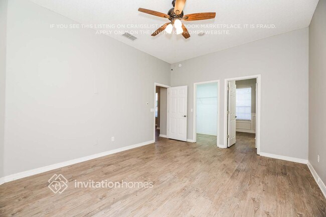 Building Photo - 4591 Misty Dawn Ct N