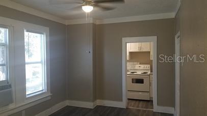 Building Photo - 317 E Tarpon Ave
