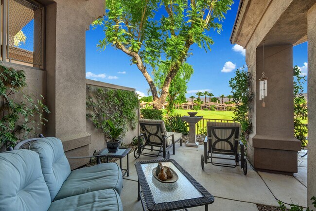 Building Photo - 440 Desert Holly Dr