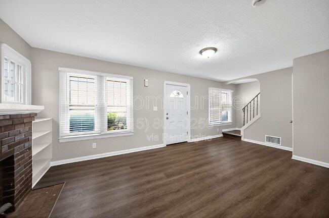 Building Photo - 126 Erie St