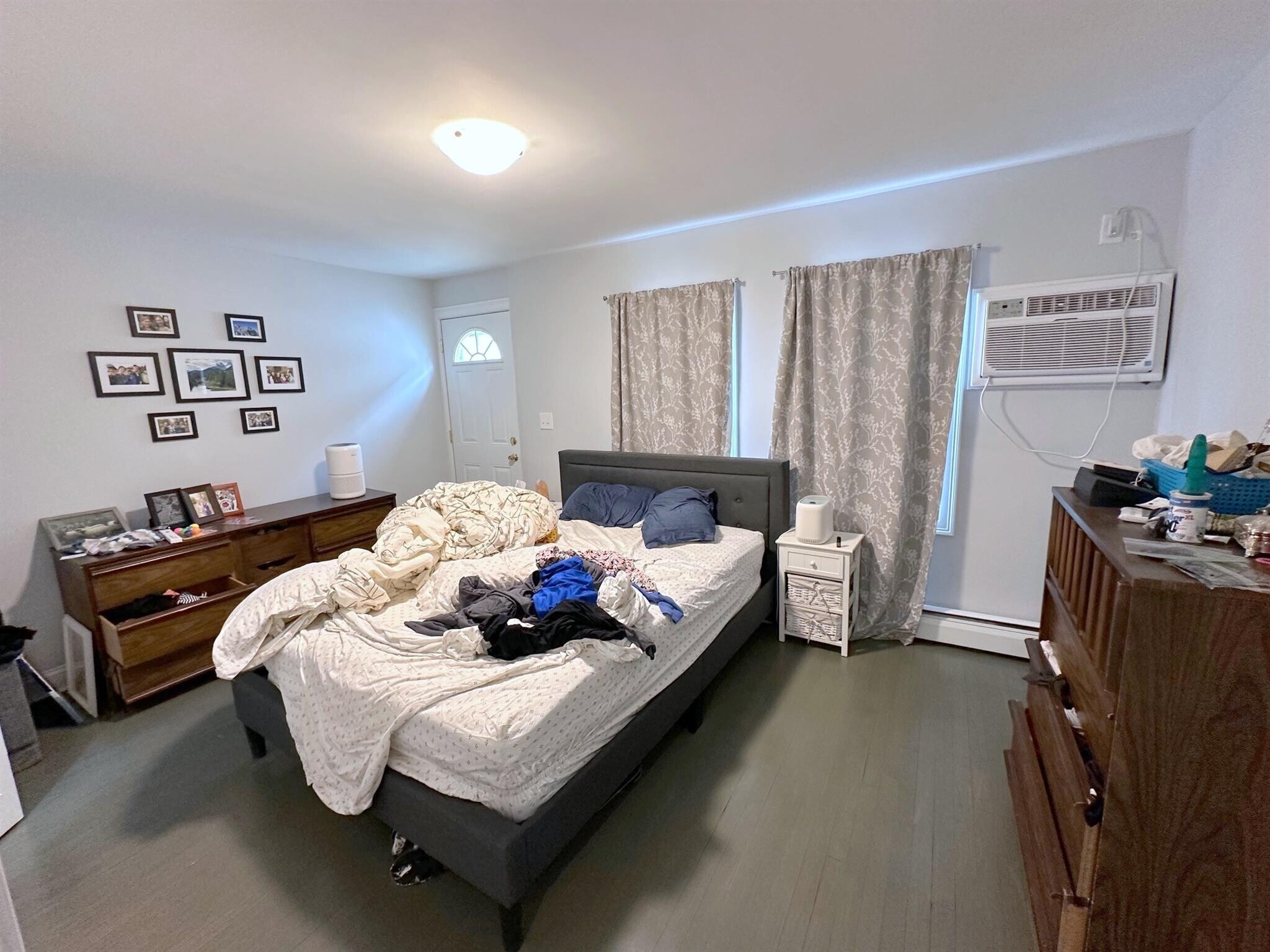 Building Photo - 164 Charles St