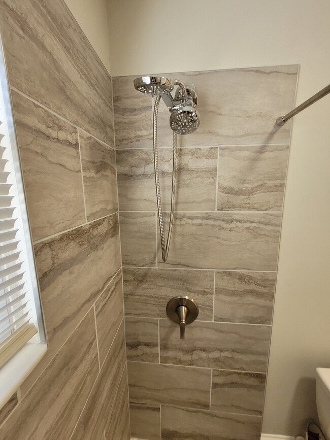 Tiled Shower - 2355 Morton St