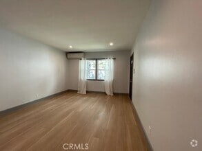 Building Photo - 2615 N Lincoln St
