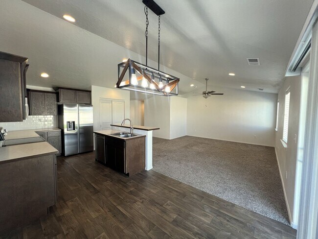 Building Photo - Beautiful 3 bed 2 bath home in Caldwell ju...