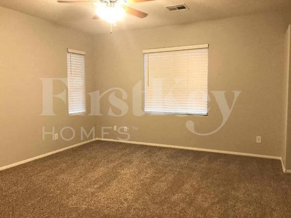 Building Photo - 10828 Avenzano St