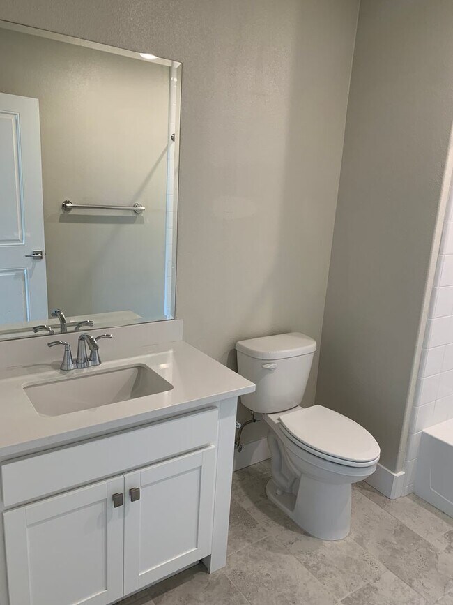 Building Photo - Luxury Apartment in The Cannery