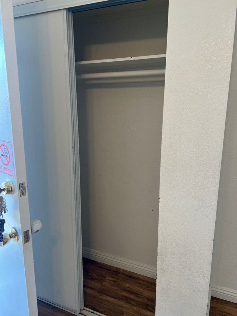 Building Photo - 3041 1/2 franklin