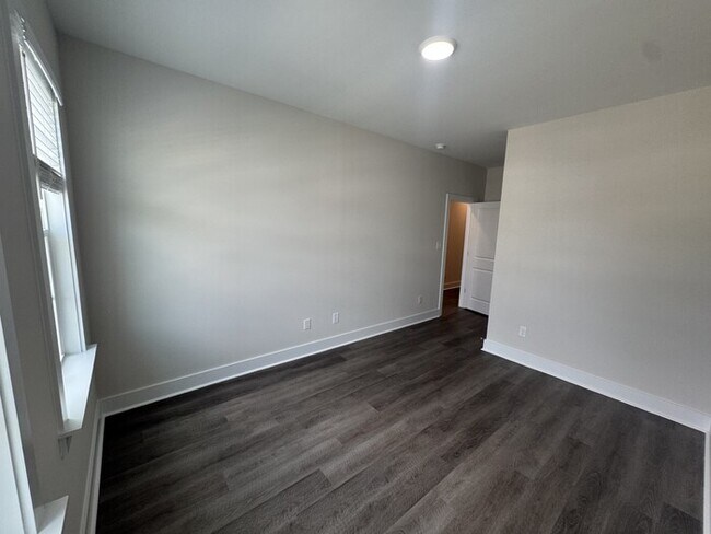 Building Photo - 3 Bed 2.5 Bath Brand New Townhome