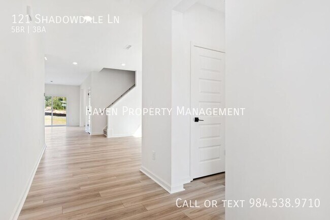 Building Photo - 121 Shadowdale Ln