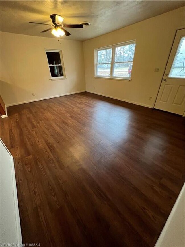 Building Photo - 2100 Magnolia Bend