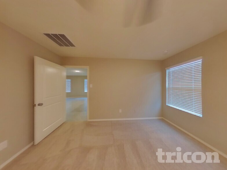 Building Photo - 6529 Middlebury Dr