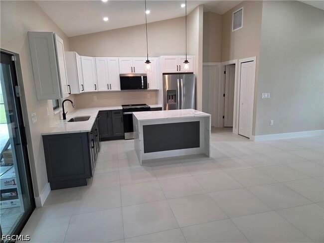 Building Photo - 1008 NW 36th Pl