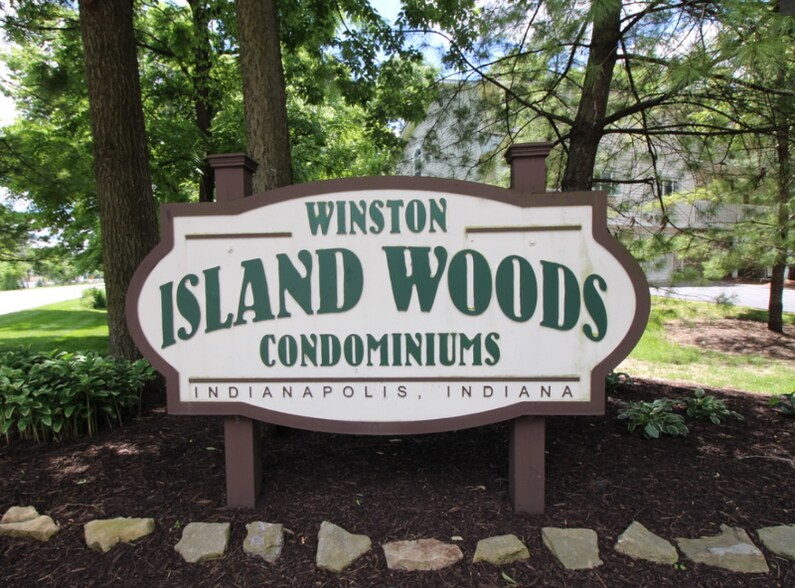 Building Photo - 1111 Island Woods Dr