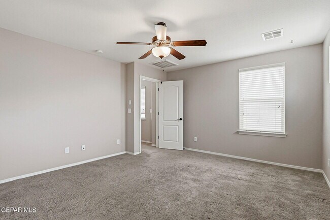 Building Photo - 1041 Earthstar Pl