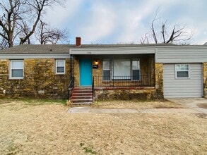 Building Photo - Charming 4 bedroom 1 bathroom- Ready to be leased Now!