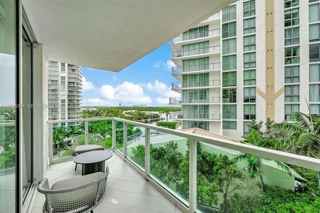 Building Photo - 250 Sunny Isles Blvd