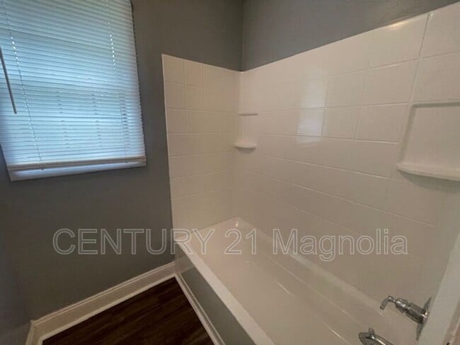 Building Photo - 1414 Springview Dr