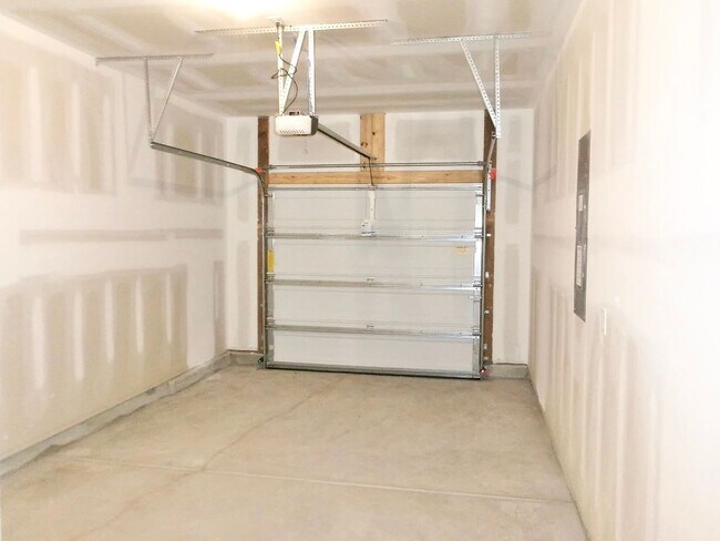 Building Photo - 738 Ebb Tide Rd