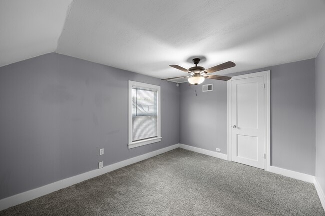 Building Photo - 1056 Campbell St