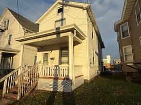 Building Photo - 222 N Dubuque St