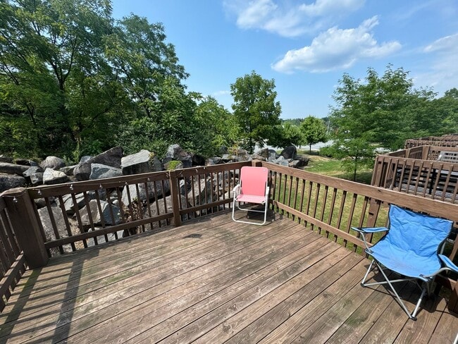 Building Photo - Beautiful 3 Bedroom Townhome in Elizabethtown!