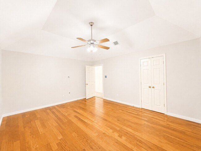 Building Photo - 709 Ridgemont Dr