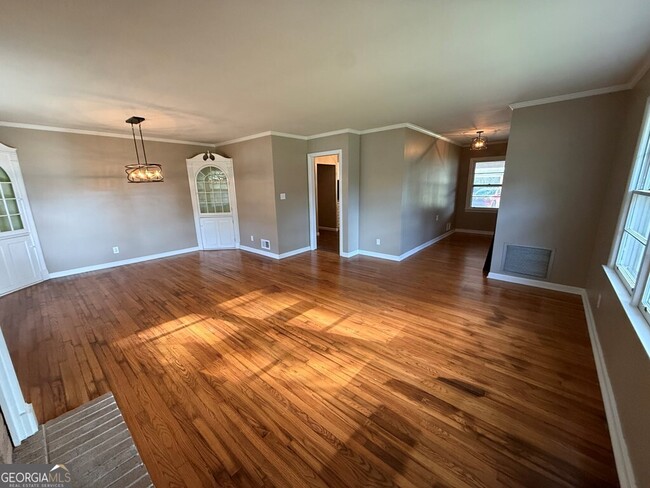 Building Photo - 412 Roberson St