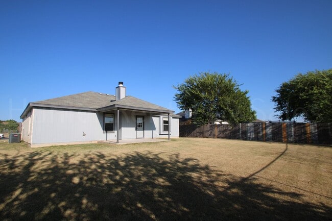 Building Photo - Updated Beauty! A Must See!