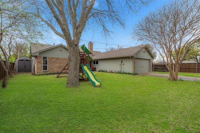 Building Photo - 1601 Windsong Trail