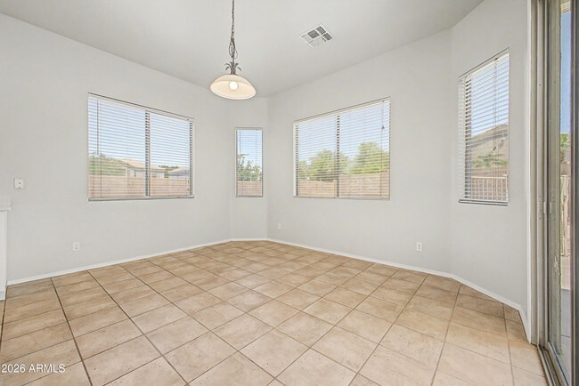Building Photo - 8634 E Hillview St