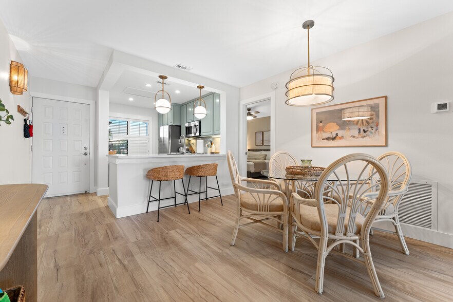 Building Photo - 6287 Bahia del Mar Cir