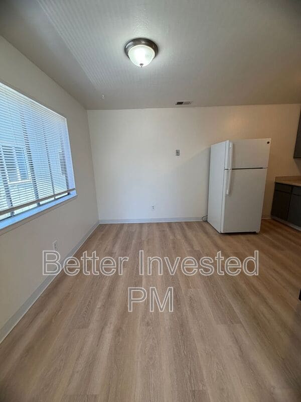 Building Photo - 304 Cooper Ln
